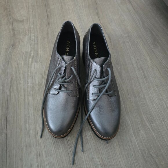 NWOT Pewter Leather Vionic Women's Anaheim Comfort Wedge Oxford Derby Shoes - Picture 1 of 6